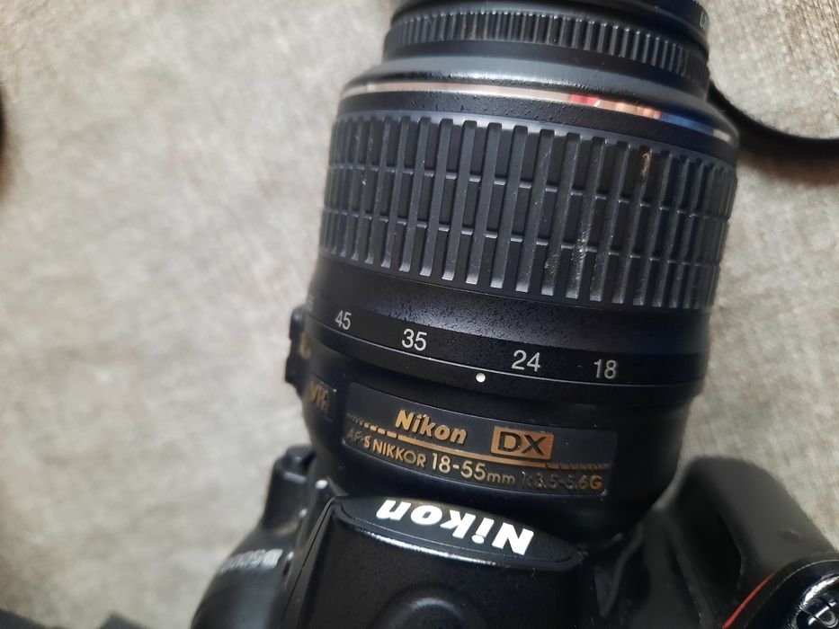 Фотоапарат Nikon D5000