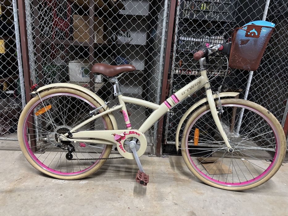 Bicicletă B’TWIN pentru fete, crem cu roz, stil vintage