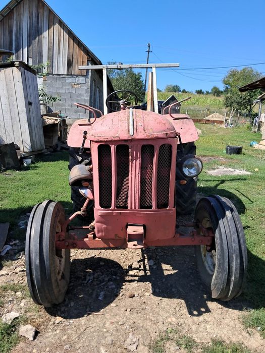 Vand tractor de epoca