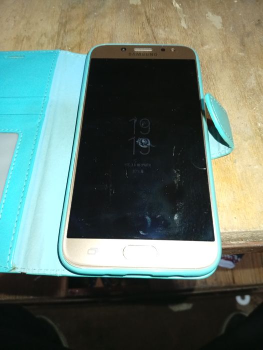 Самсунг телефон чисто нов