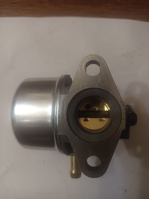 Carburator motocoasă sau pompa apa