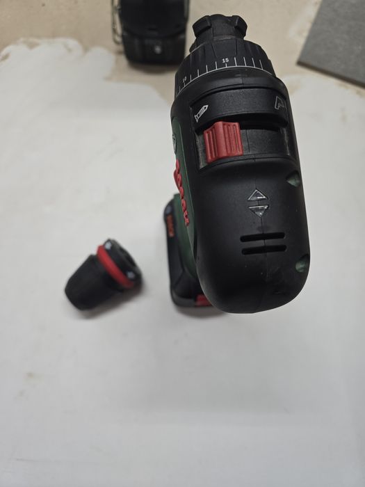 Masina de insurubat/bormasina Bosch AdvancedDrill 18