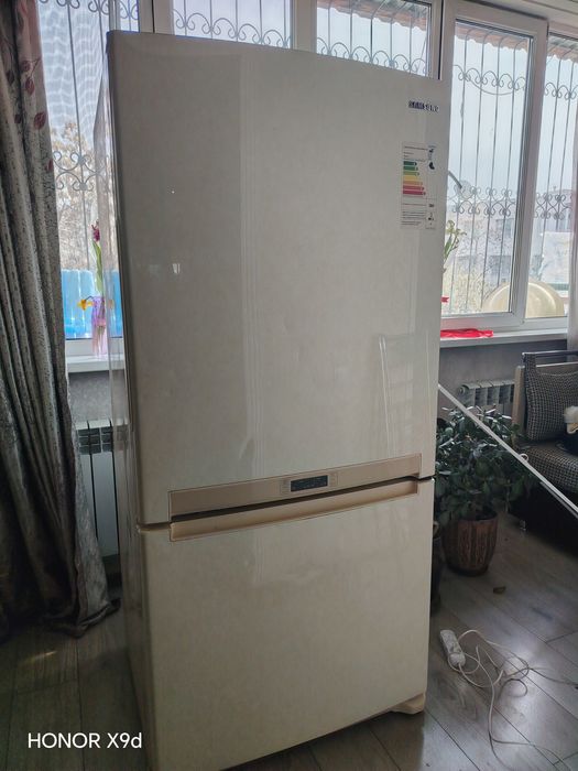 Холодильник LG продам