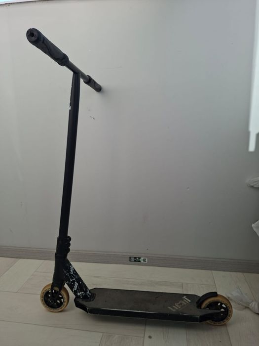 Самокат трюковый Limit