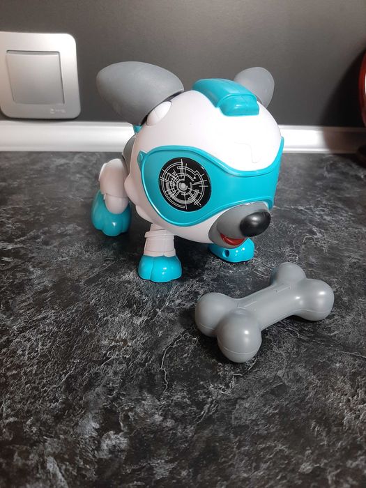 Интерактивно куче робот