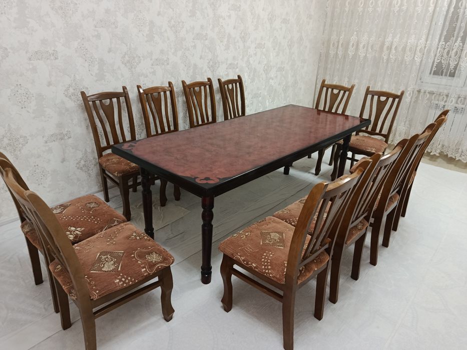 Stol va 12ta stul(yong'oqdan qilingan stullar)