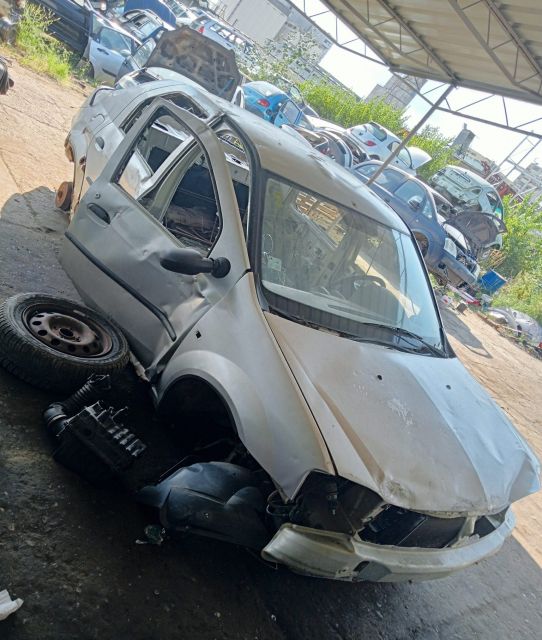 Lampa / Tripla stop dreapta pe aripa Dacia Logan prima generatie