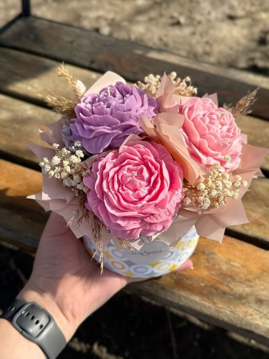 Ароматни свещи за подарък.