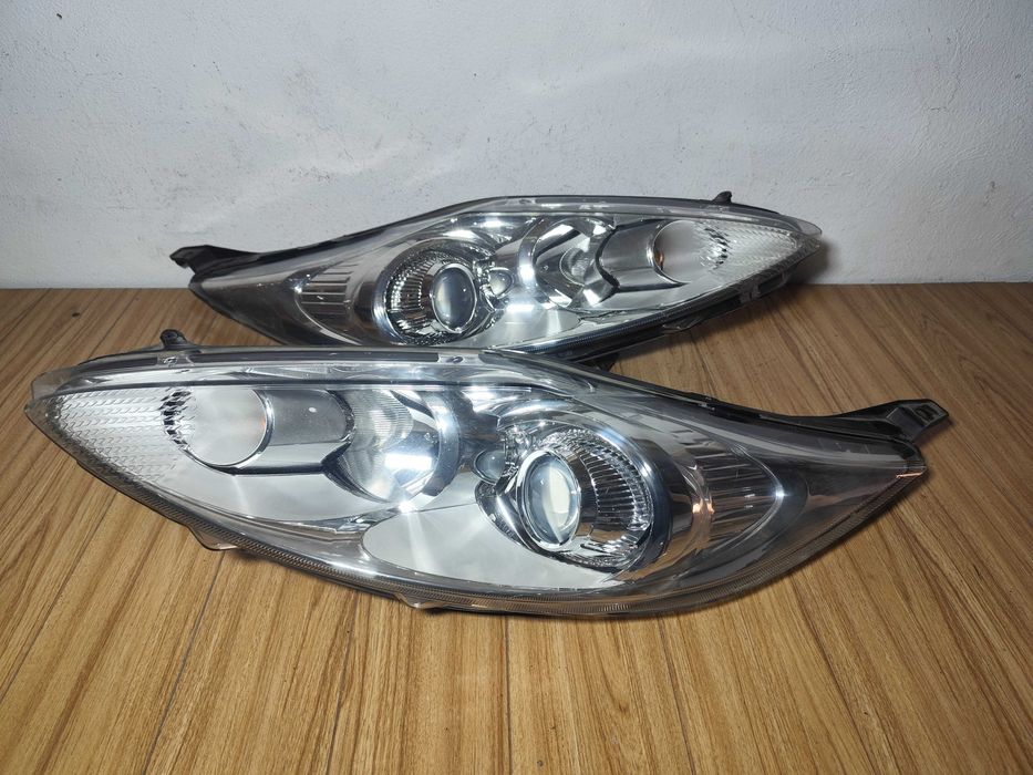 Фары 2шт Ford Fiesta 08-13г CB1 CCN Линзы Оригинал б/у Форд Фиеста
