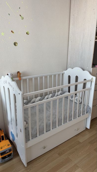 Детская кроватка