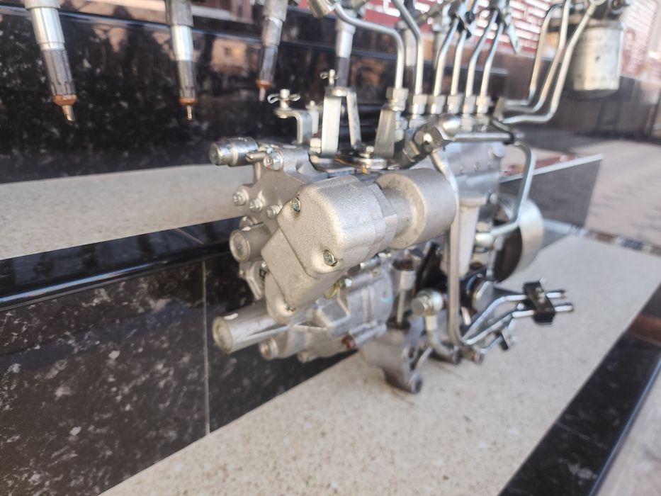 Топливо насос апарат исузу 10 т лик. ISUZU 10 t