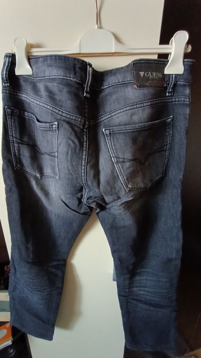 Blugi negri Guess