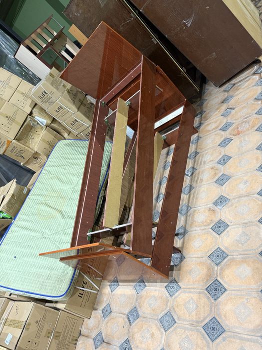 Два шкафа и две кровати