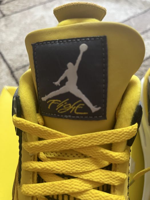 Jordan 4 Lightning
