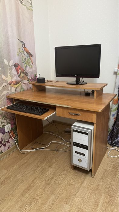 Компьютерный стол