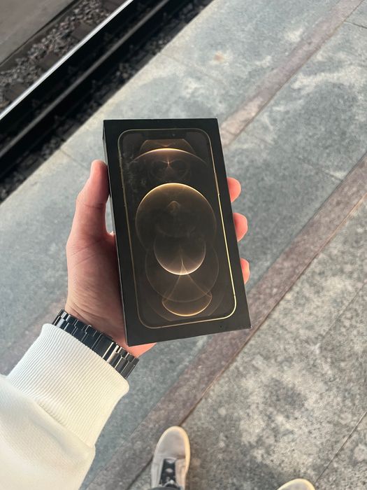 iPhone 12 Pro karobka