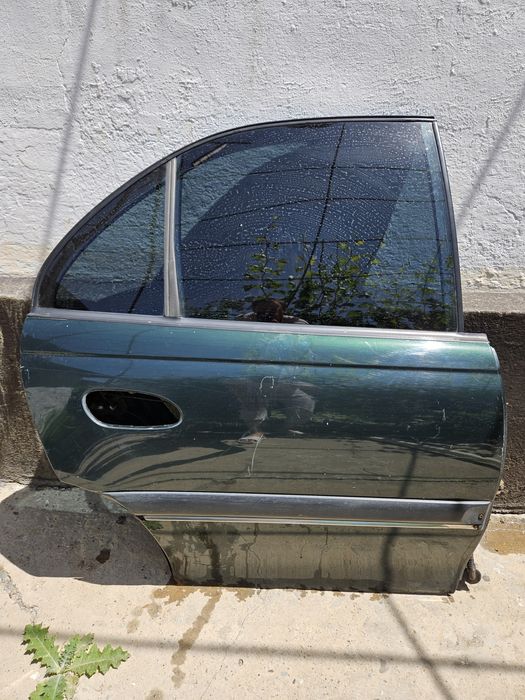 Дверь на Opel Omega