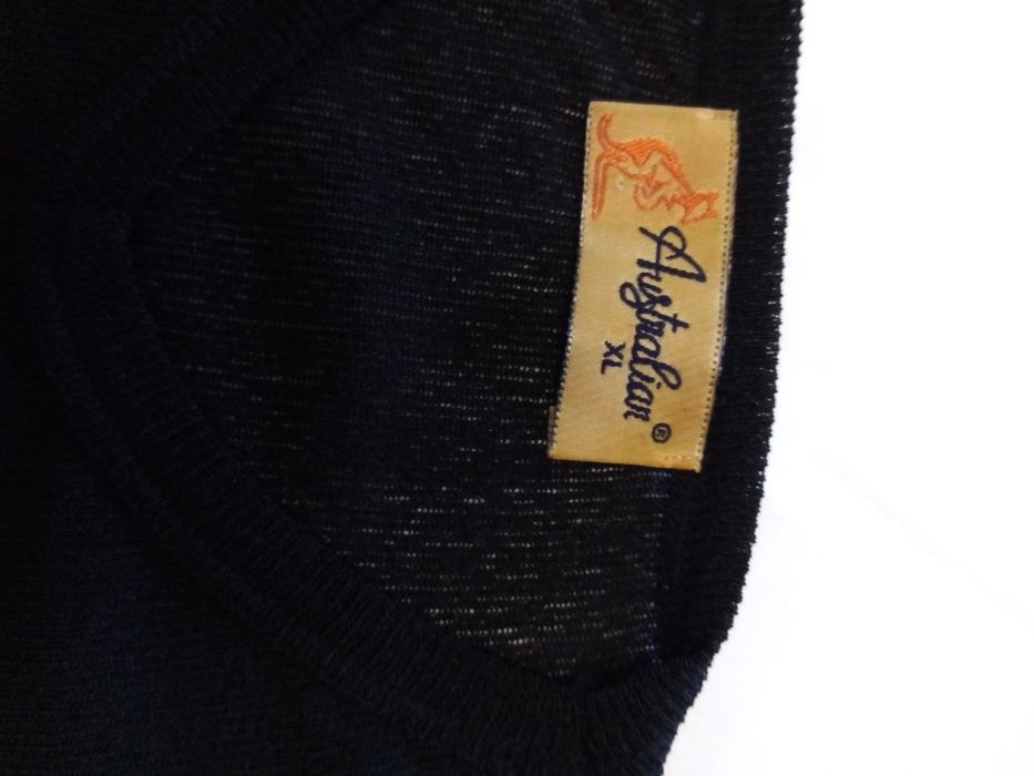 Vestă, mărimea XL, culoare neagra.