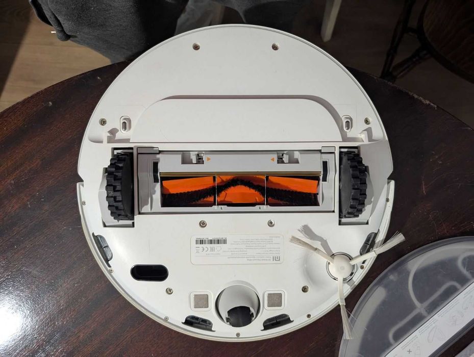 Прахосмукачка робот Xiaomi Mi Robot Vacuum-Mop (STYTJ01ZHM) + аксесоари