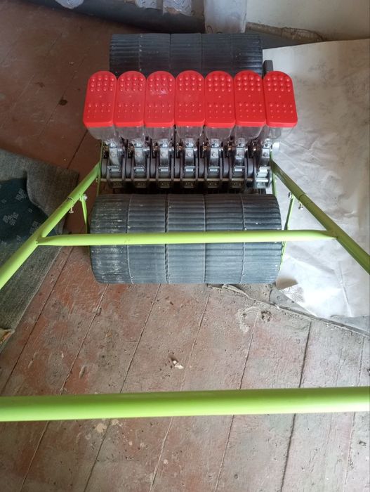 Mini selka urug' ekish apparati