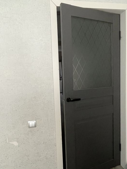 Продам межкомнатный дверь