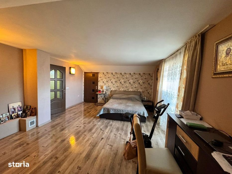 Casa de vanzare, 134 mp, teren 1300 mp, zona Vest