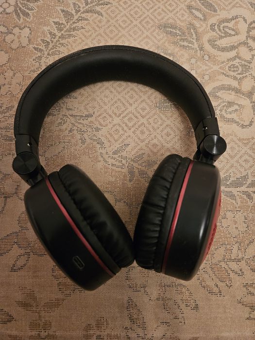 Продаётся Наушники