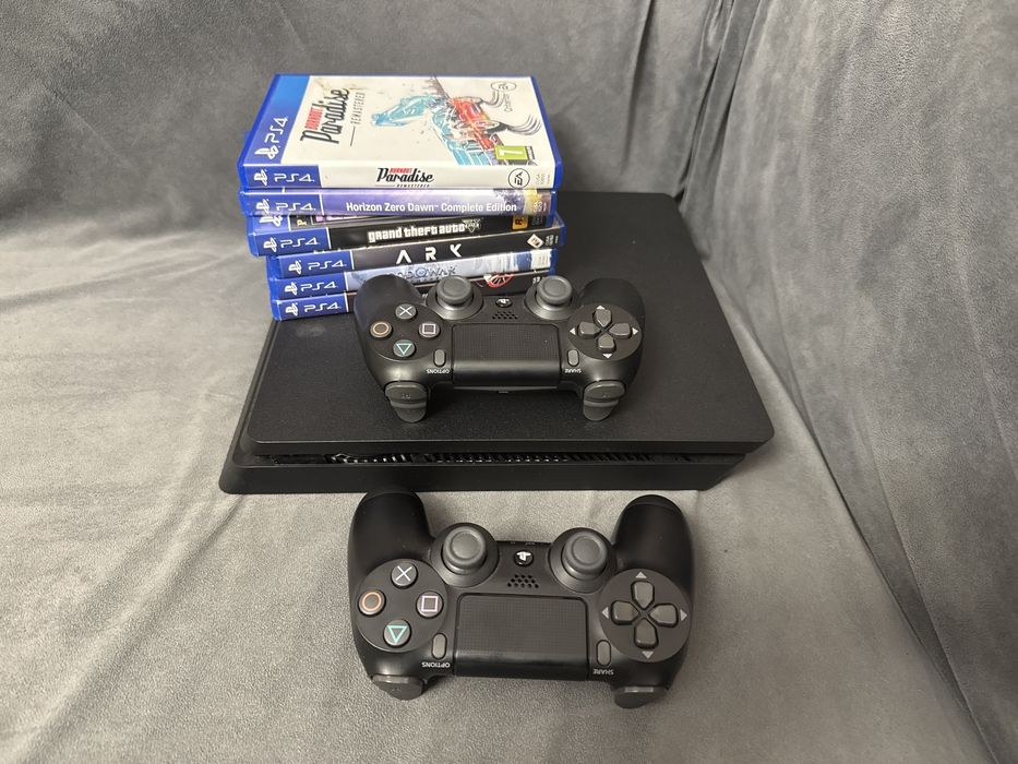 Sony PlayStation 4 Slim +2геймпад