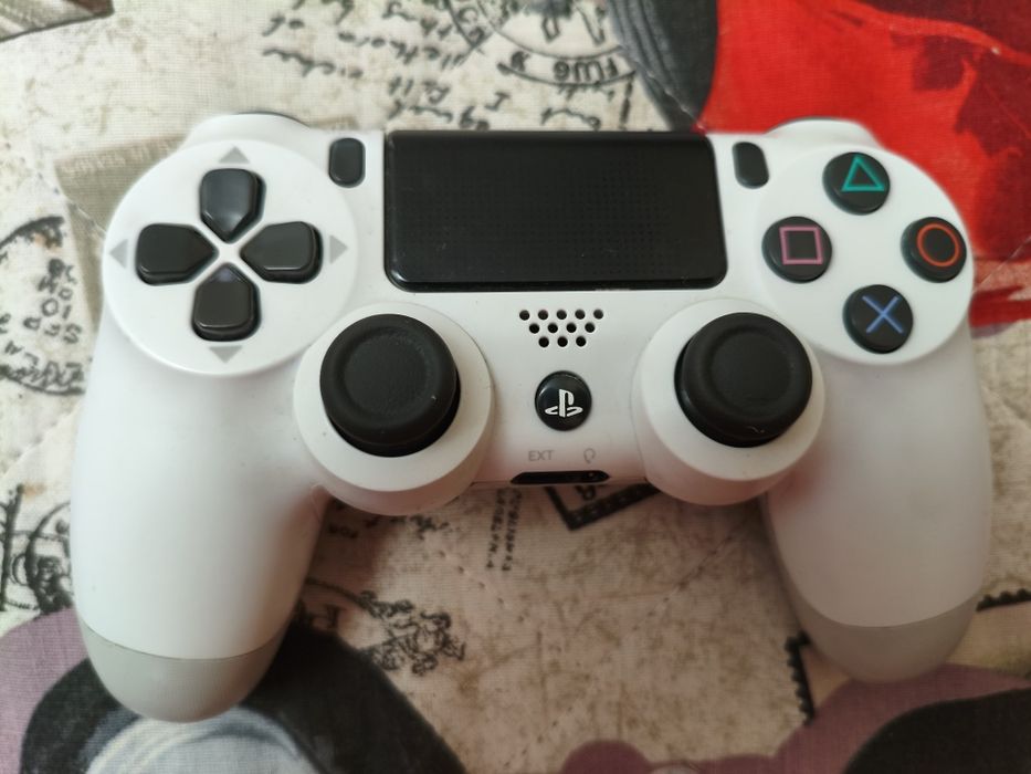 Джойстик на PlayStation 4