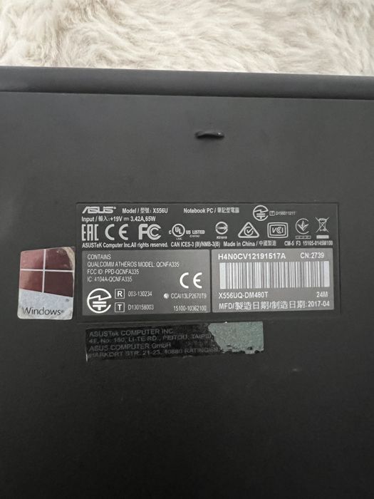 Laptop Asus X556U
