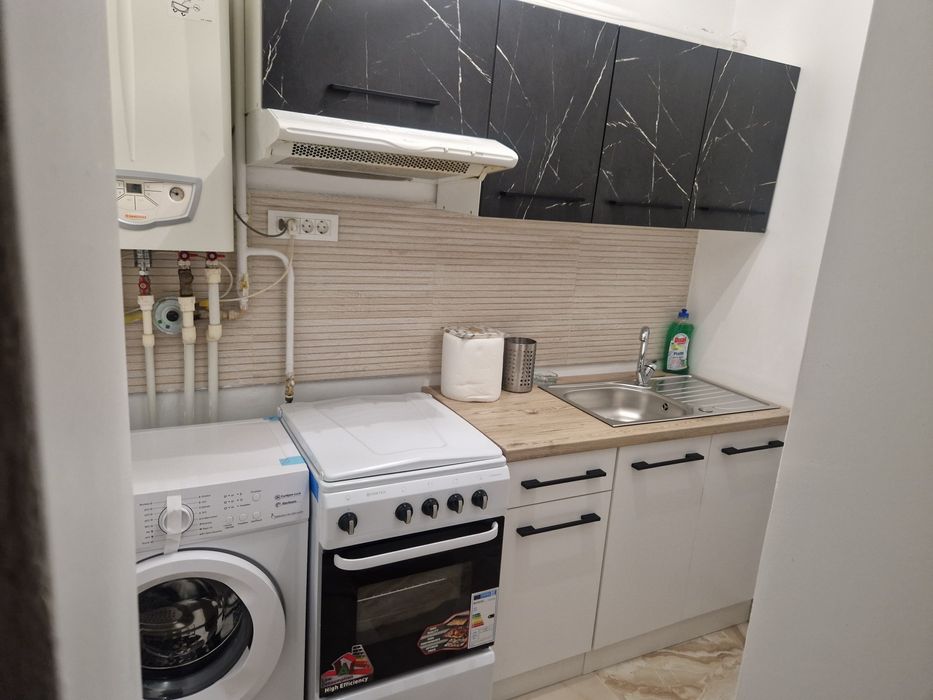 Închiriez garsonieră