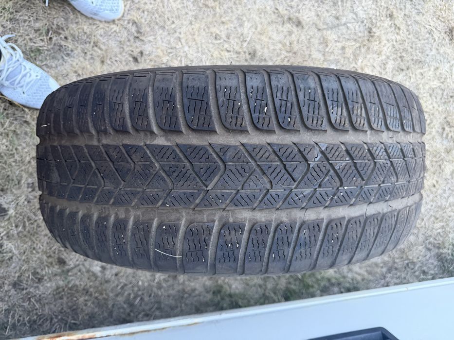 Set Anvelope  iarna 245/45/19 runflat M+S