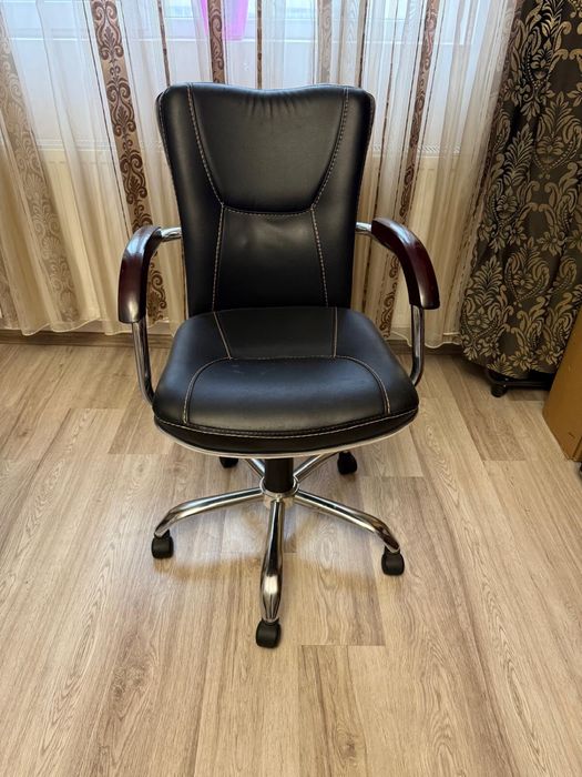 Scaun de birou rotativ reglabil