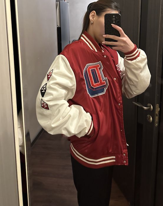 Продам бомбер в идеале, размер подходит s,m,l