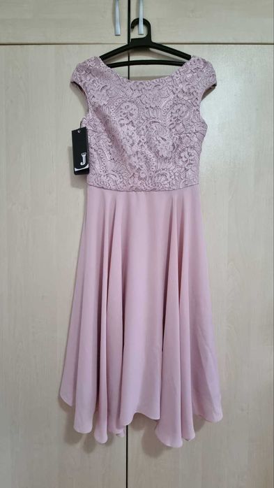 Нова рокля с етикет Junona