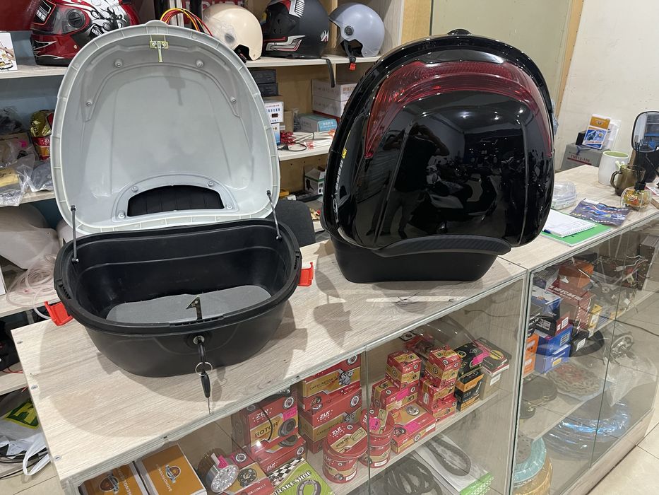 Кофры (багажники ) для скутора мотоцикла.