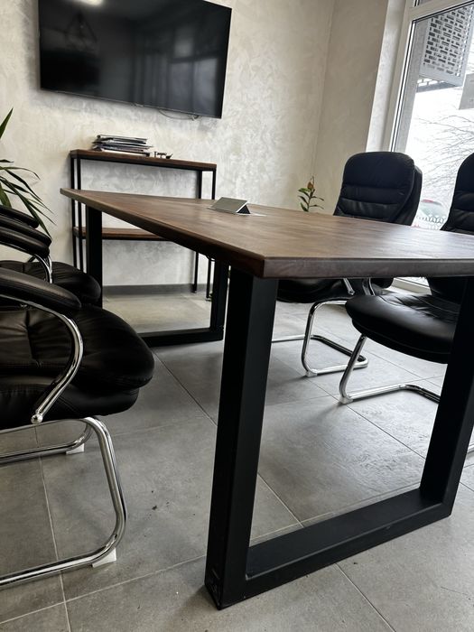 Офис обзавеждане