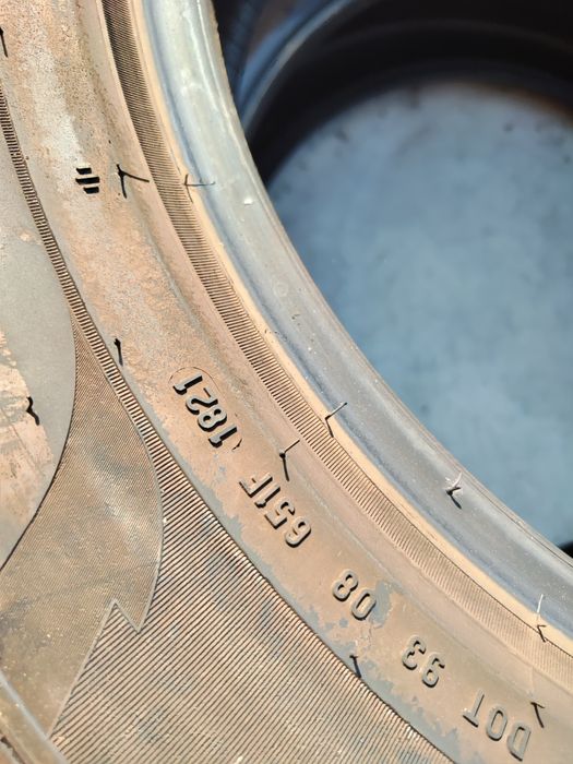 2 бр зимни 235/55/19 PIrelli