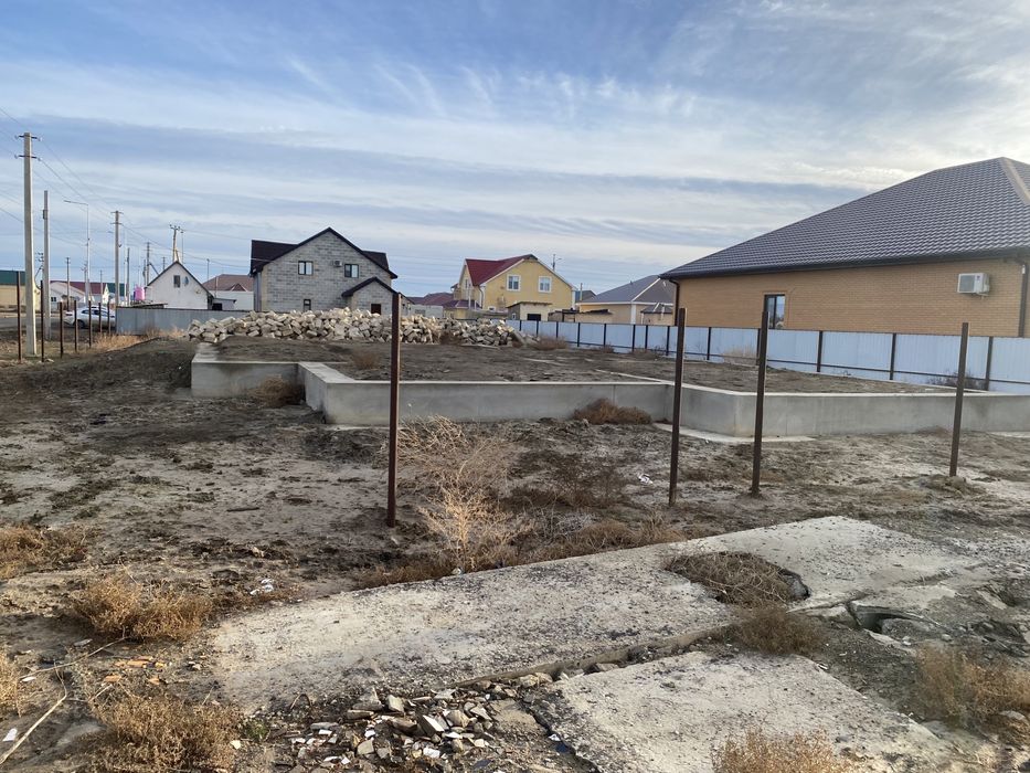 Дайын үй салуға жер