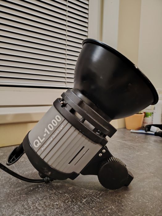 Студийна светкавица METTLE Professional Quartz Light (QL‑1000)
