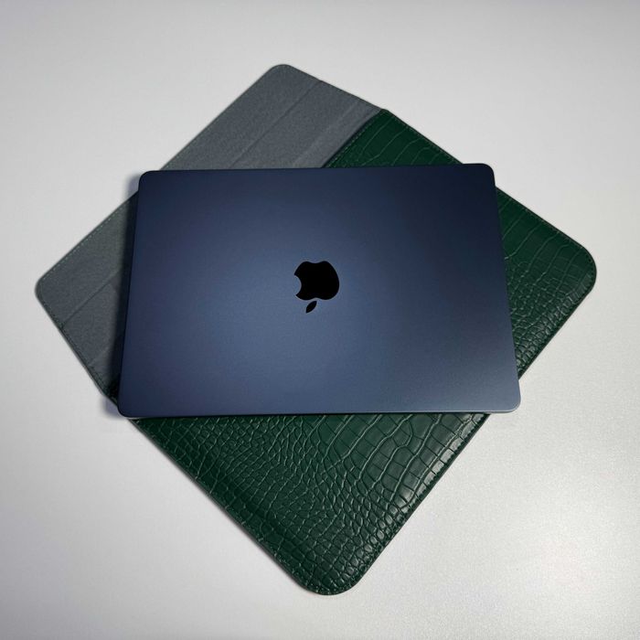 Продам кожаный чехол для MacBook в стиле конверта