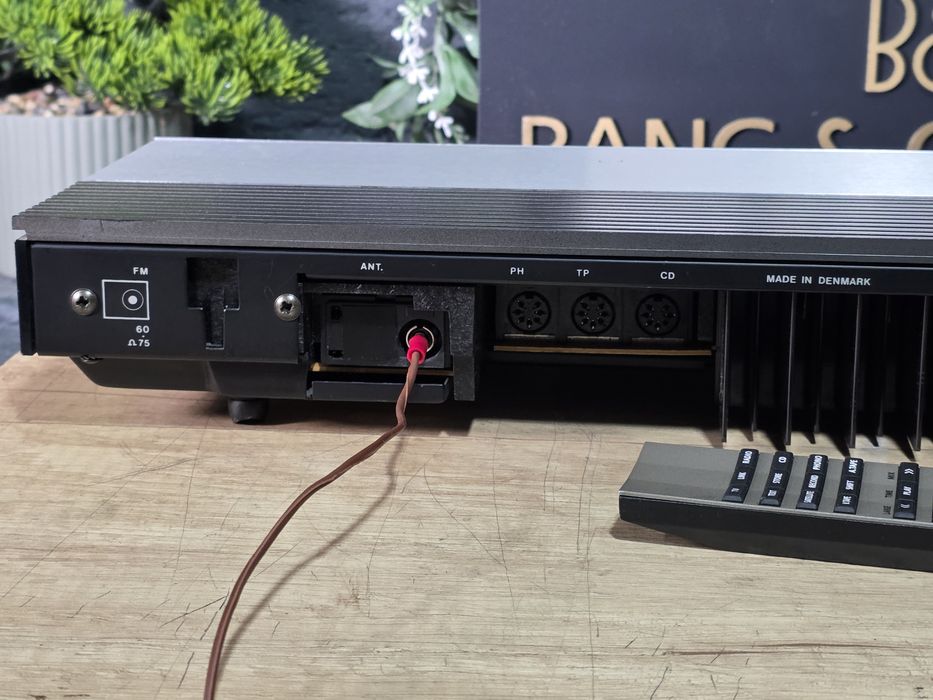 Reveiver BANG & OLUFSEN beomaster 3300, amplituner full touch, telecomanda,  retro hifi