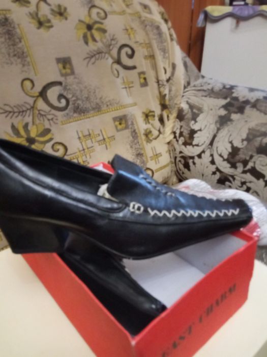 Черные женские туфли