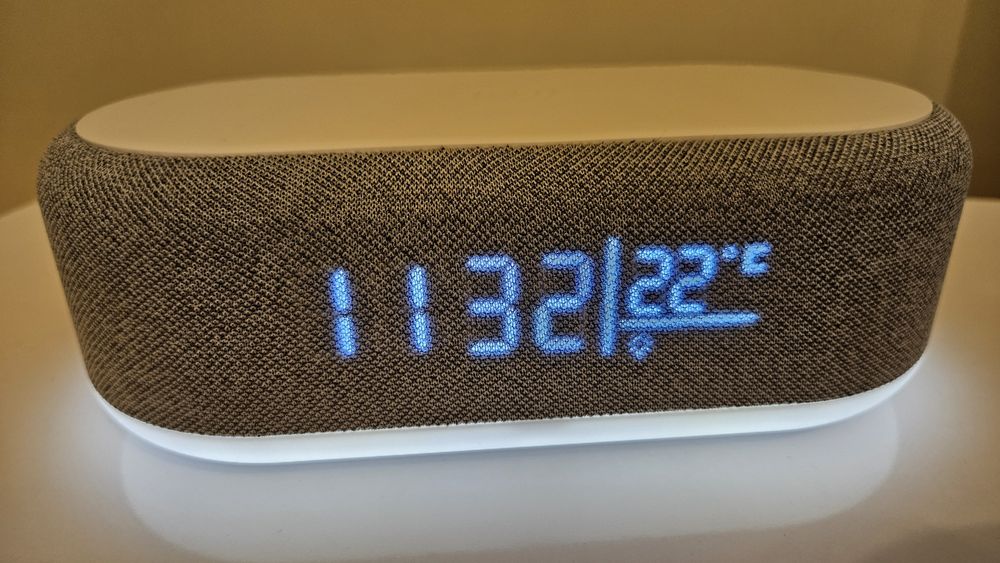 Безжично зарядно и стилна нощна лампа 15W 4в1