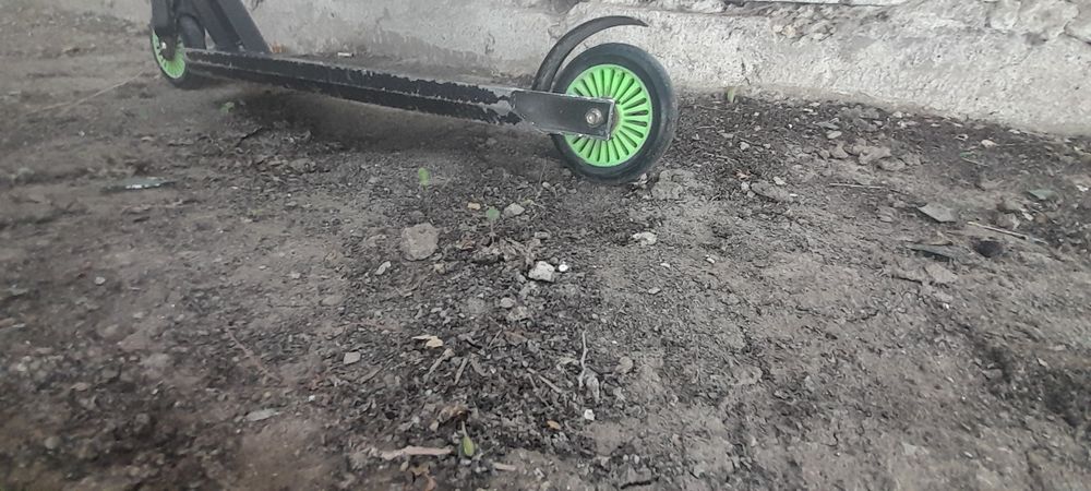 Продаю Самокат в хорошом состаиянием