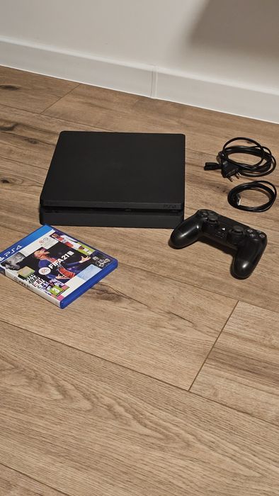 Playstation 4 slim PS4 1TB ca nou