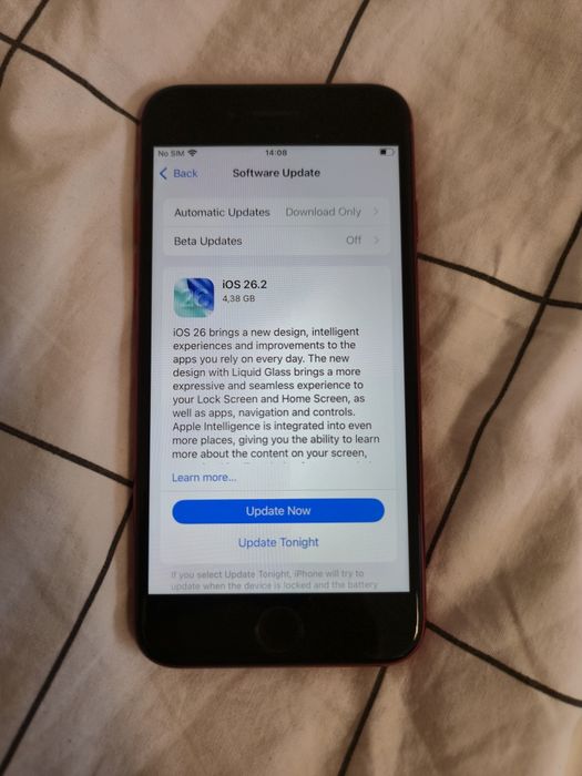 iPhone SE 2020 година