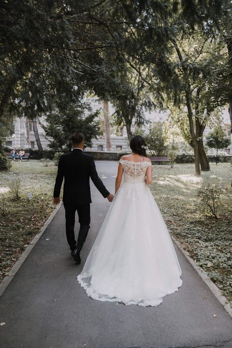 Vand rochie de mireasa