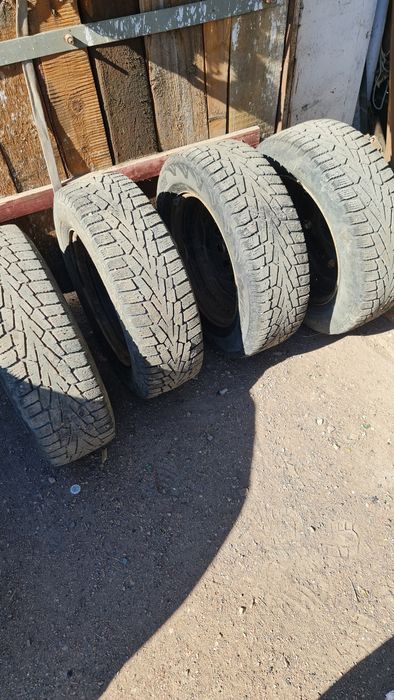 Продам Ниссан ноут 2011г, объем 1.4