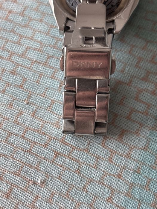 ceas dkny nou gg